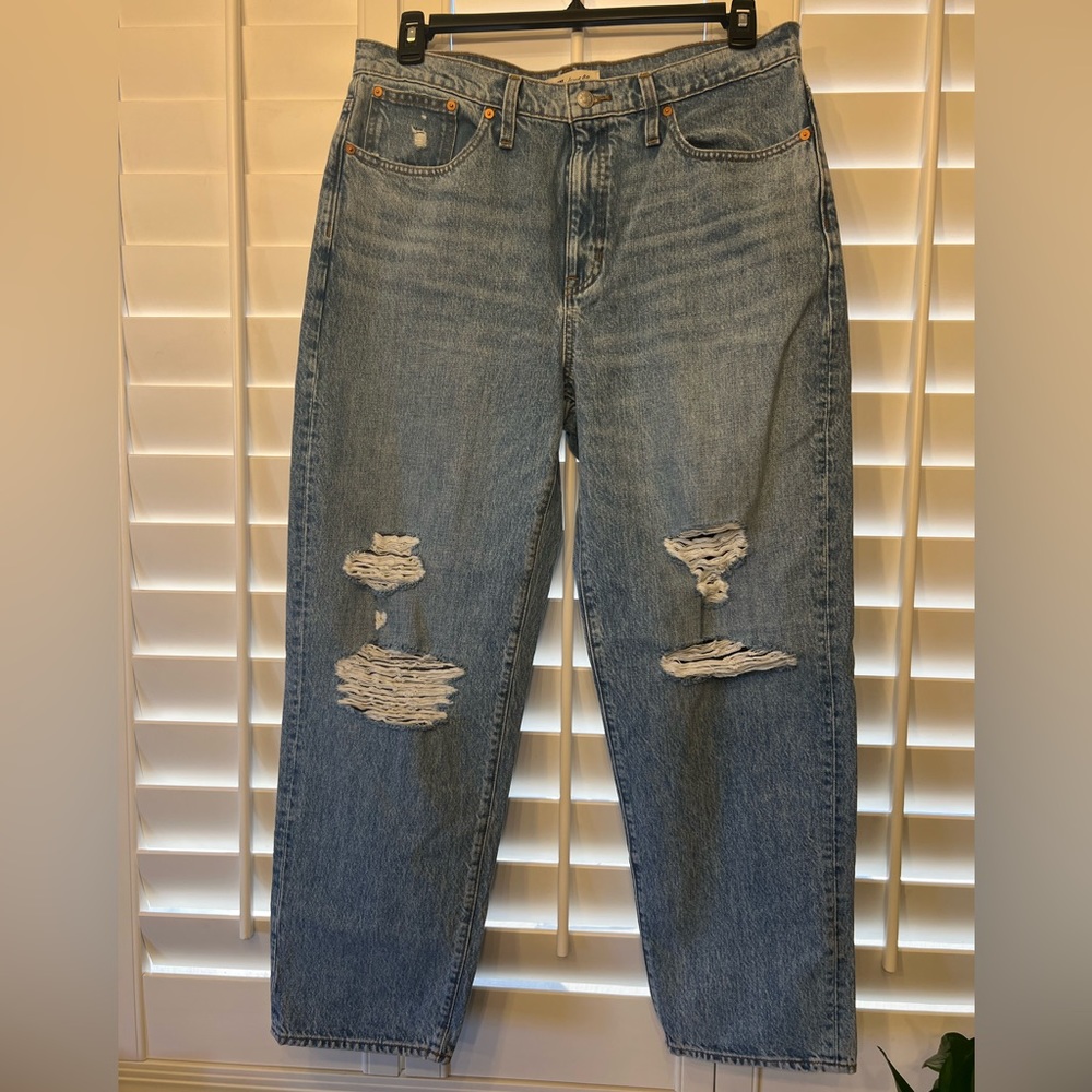 Madewell Dad Jeans - size 29. Sizing on this style runs big. New with tags.